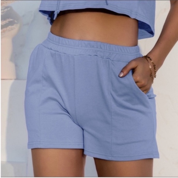 NWOT Blue hooded crop top vest and shorts with pockets workout lounge set - Picture 6 of 11